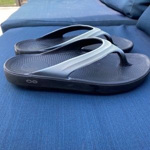 Oofos Women's Size 8 Recovery Sandals